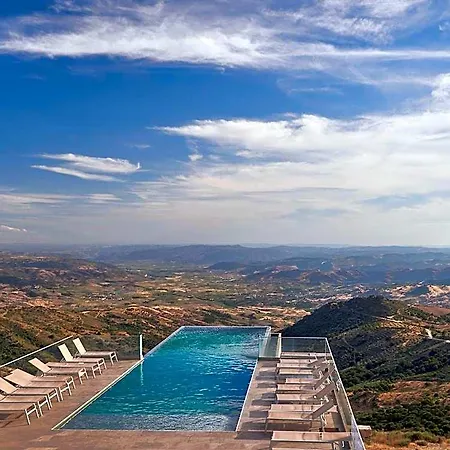 Hotel Alfandega Da Fe & 4*